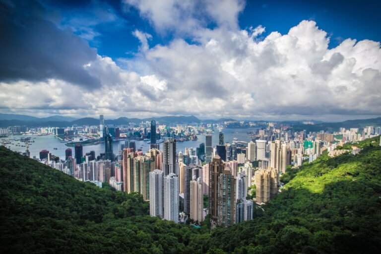 Qué lugares imperdibles visitar en Hong Kong: guía esencial