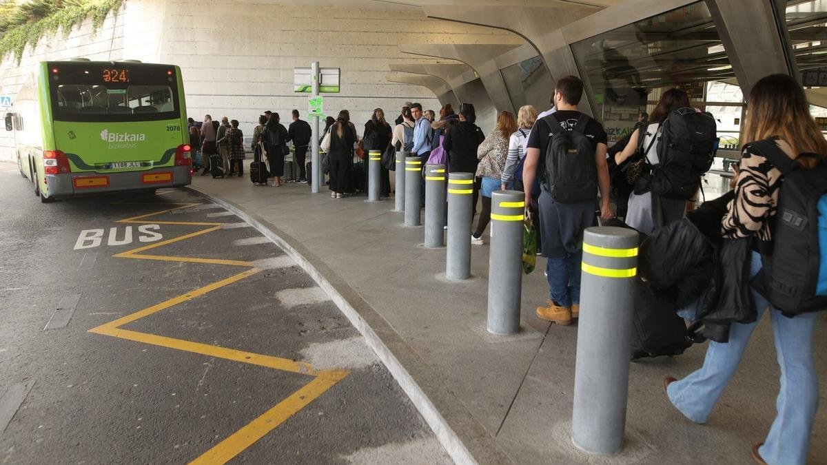 parada de autobus en el aeropuerto de bilbao