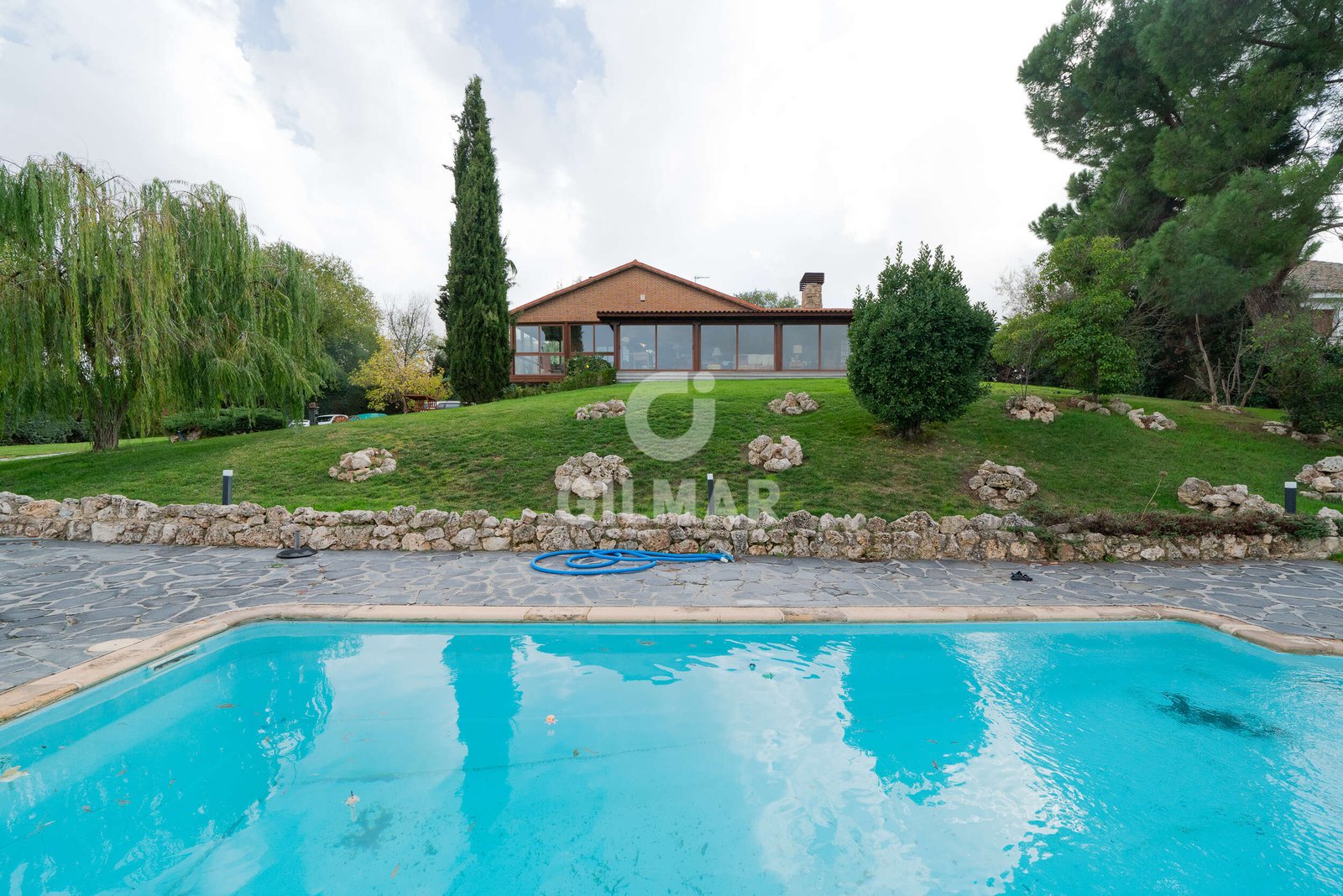 parcelas con casas y piscinas en madrid