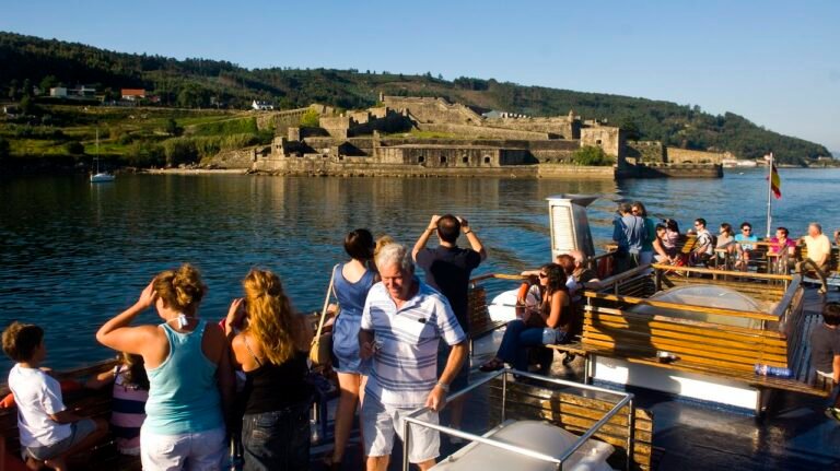 Dónde disfrutar de un paseo en barco en O Grove