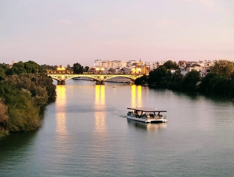 Dónde hacer un paseo en barco por el Guadalquivir desde Sanlúcar