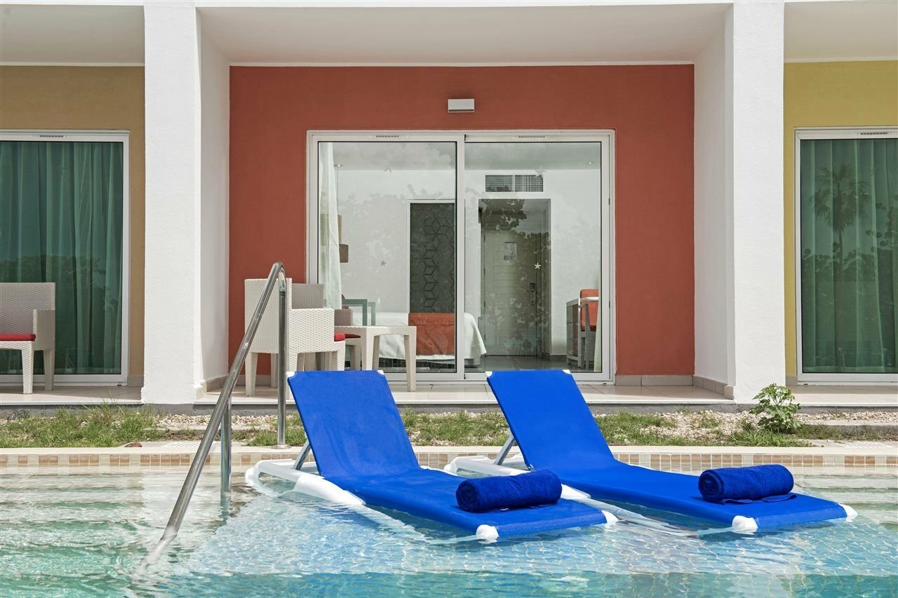 piscina de lujo en iberostar bella vista