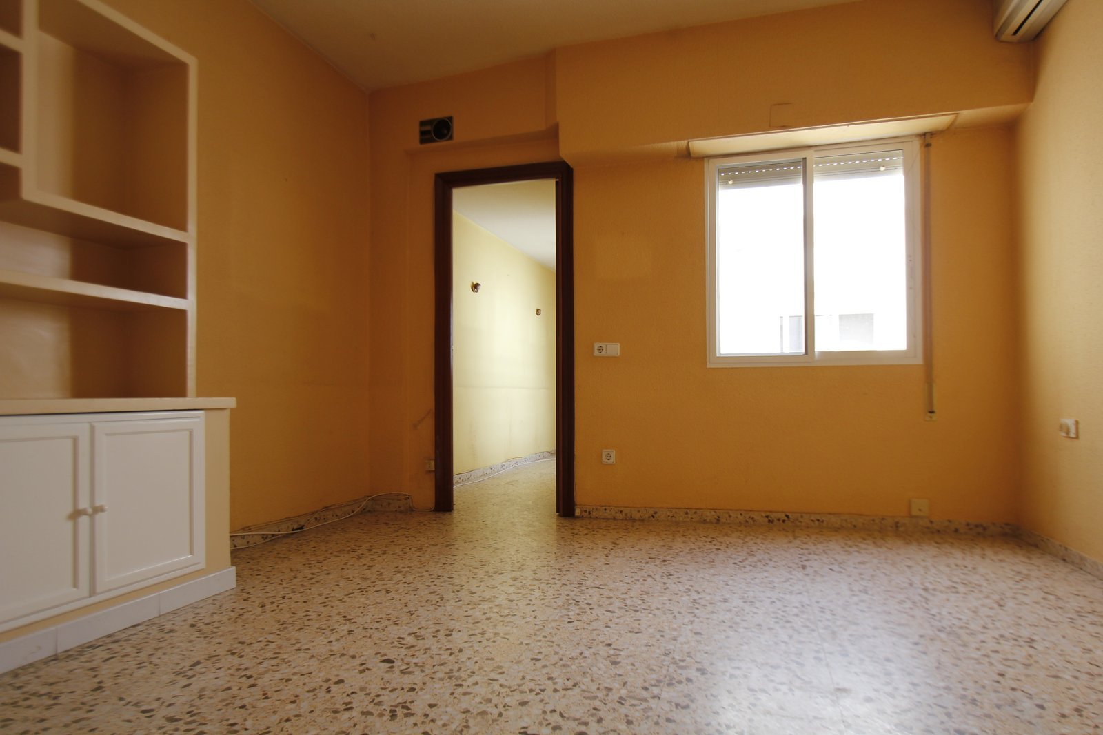 piso economico en valencia con balcon