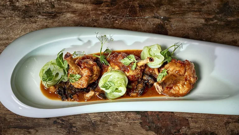 Qué platos ofrece el restaurante Pou des Lleó en su carta