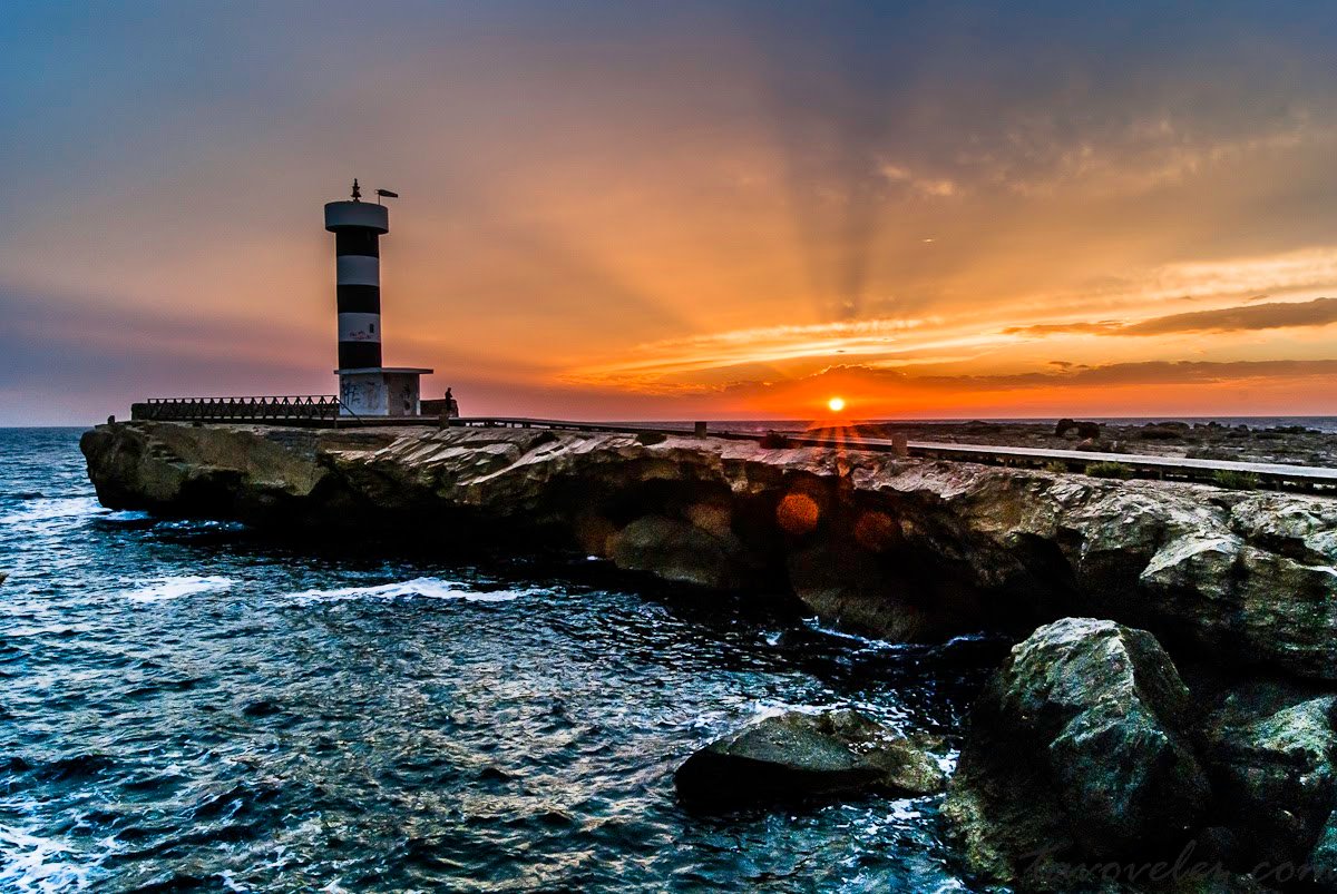 playa colonia sant jordi al atardecer