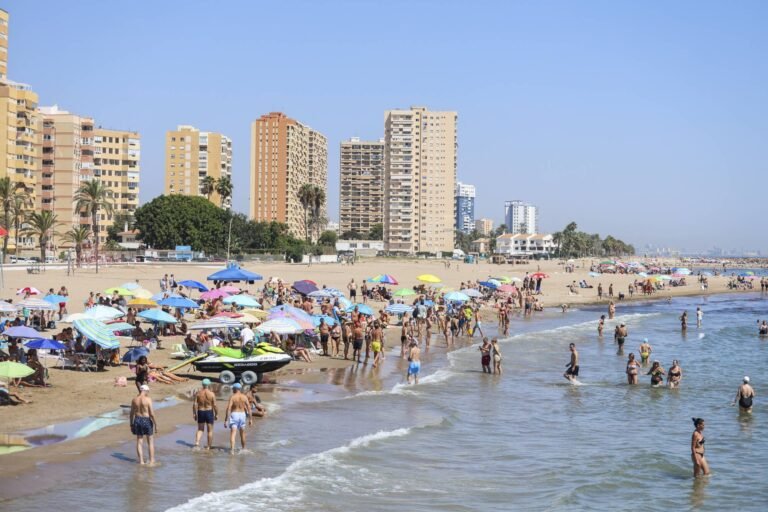 Dónde encontrar apartamentos en alquiler en Pobla de Farnals playa en agosto