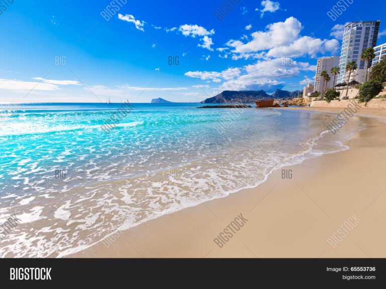 Es la Playa del Cantal en Mojácar un buen destino turístico