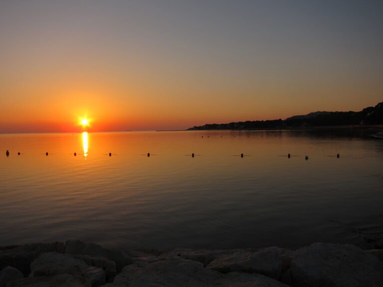 Es la playa Les Marines en Denia un buen lugar para visitar