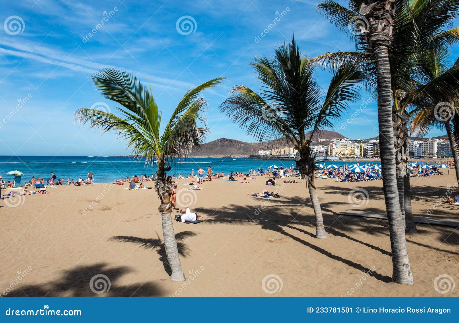 playa soleada de las palmas de gran canaria