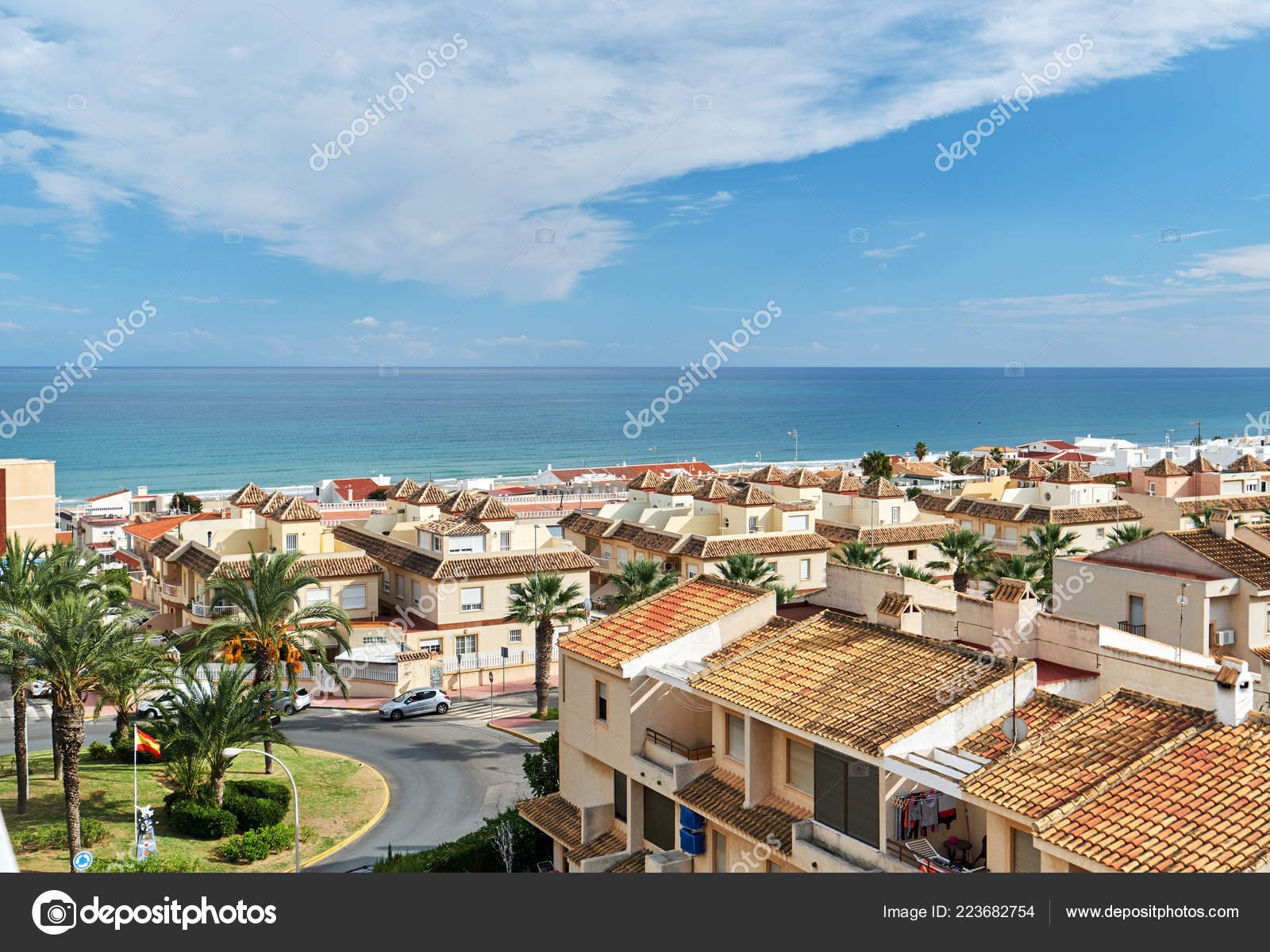 playa y edificios en guardamar del segura