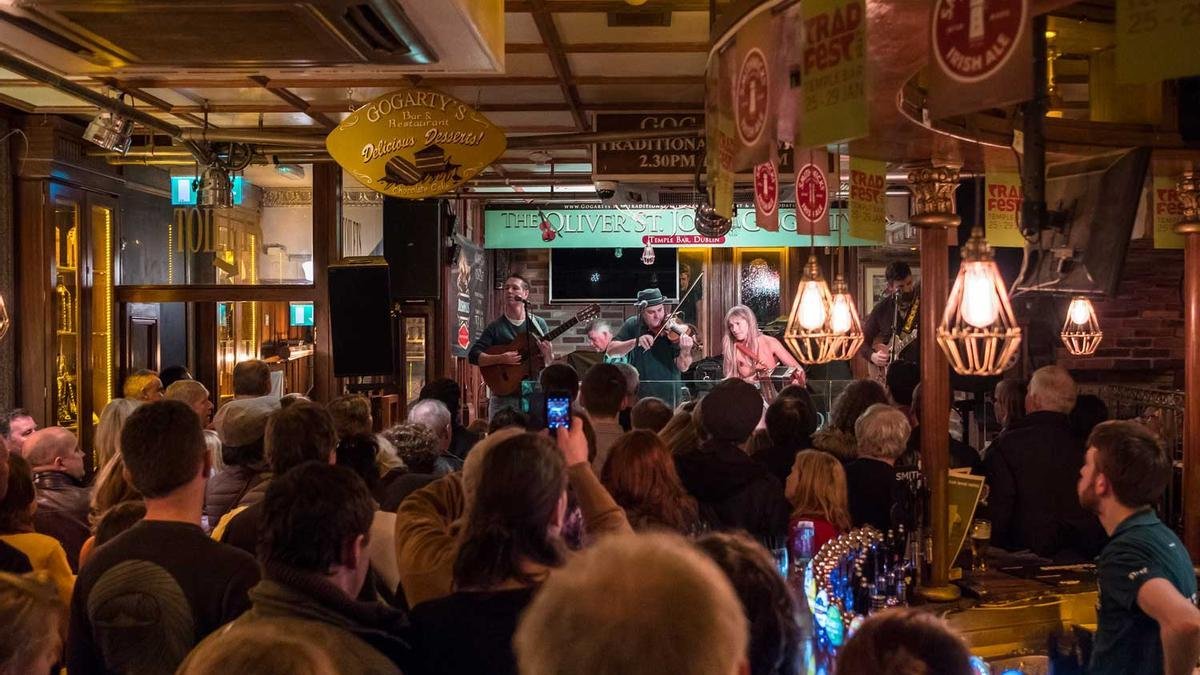pub tradicional irlandes en dublin