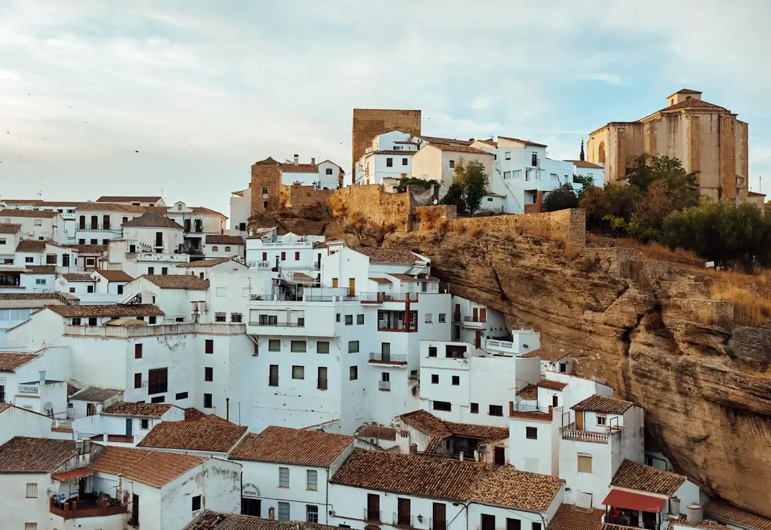 pueblo blanco tipico de cadiz