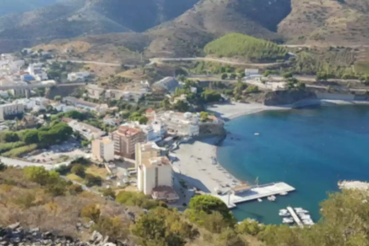 pueblo costero en el alt emporda