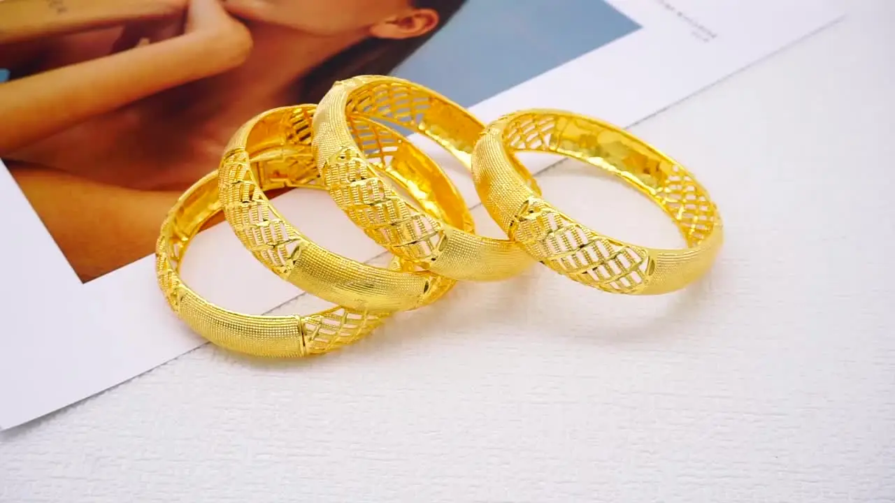 pulseras de pan de oro en