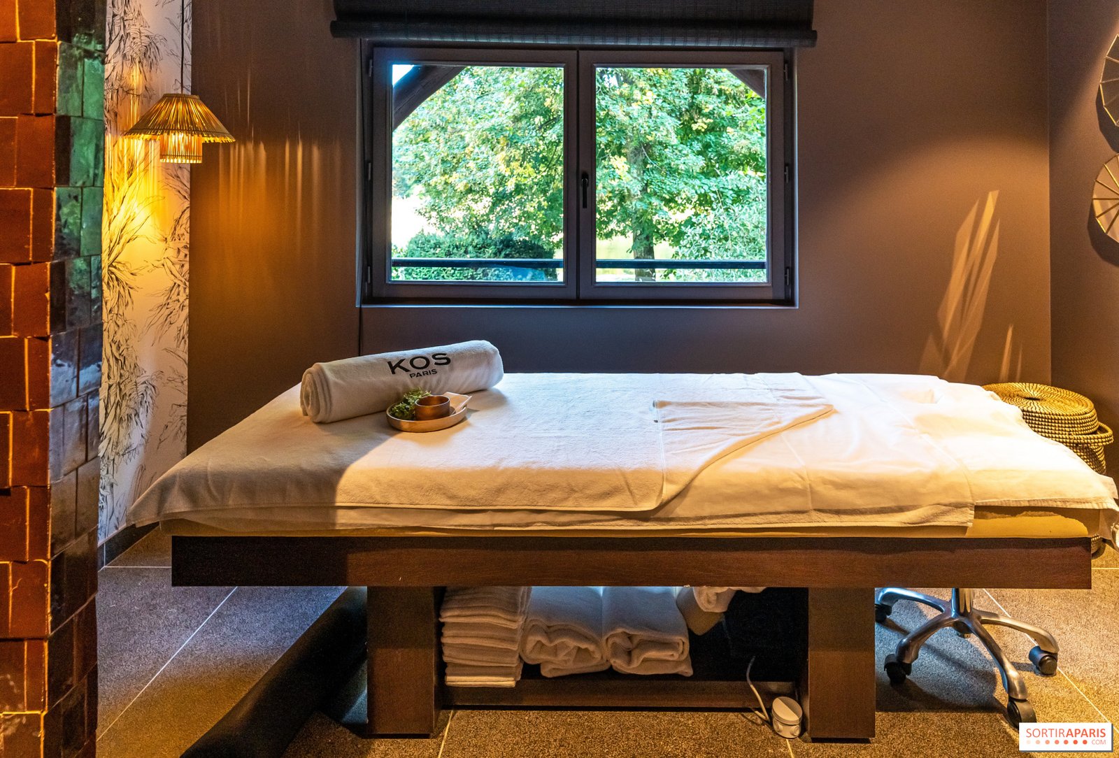 relax en un spa con ambiente acogedor