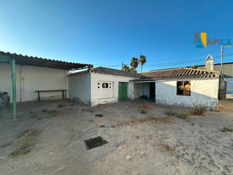 Dónde encontrar terrenos con casa baratos en Jerez de la Frontera