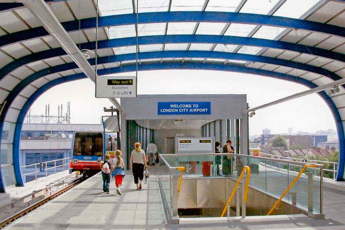 transporte entre aeropuertos de londres