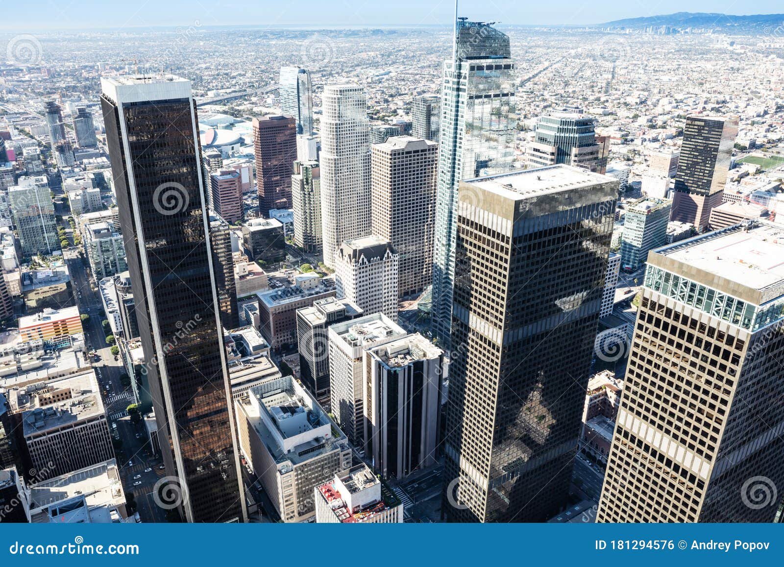 vista aerea de los angeles con edificios