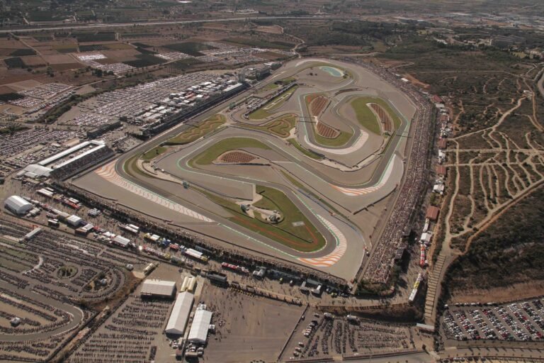 Dónde encontrar alojamiento cerca del circuito Ricardo Tormo