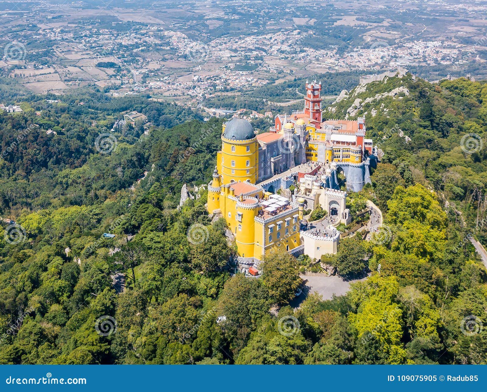 vista aerea del palacio da pena en sintra
