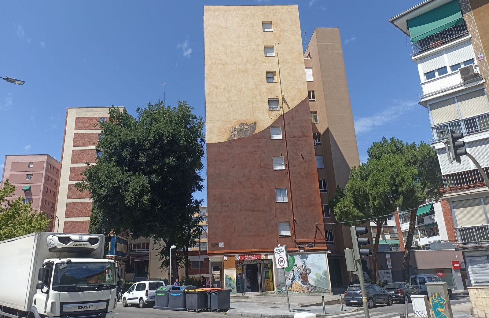 vista de edificios en puerta del angel