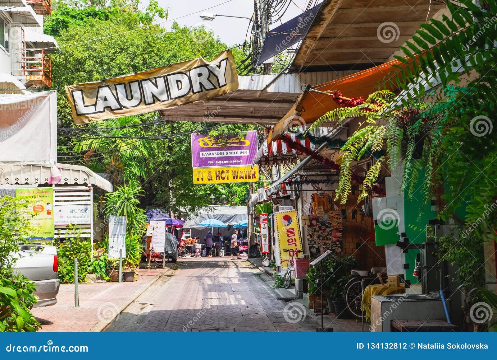 vista de la calle rambuttri en bangkok