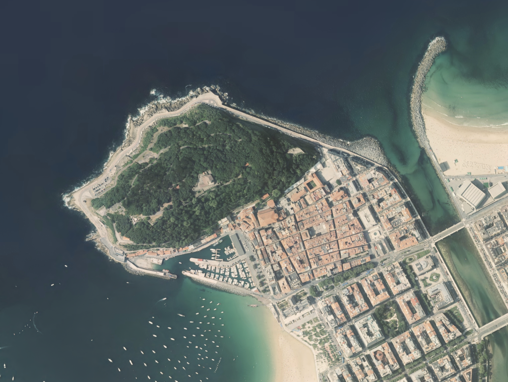 vista de la parte vieja de san sebastian