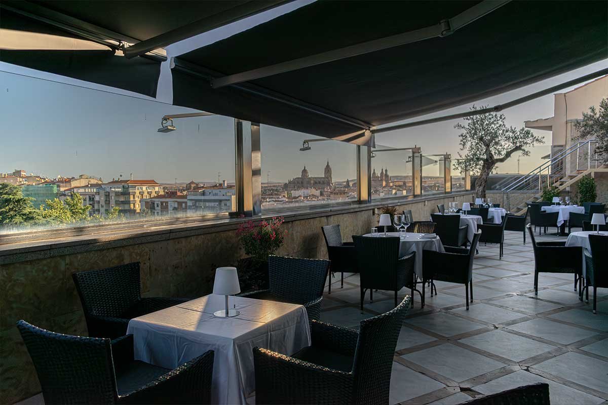 vista de un restaurante acogedor en salamanca