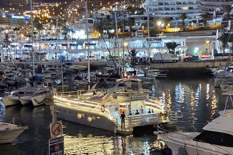 Dónde tomar el catamarán del puerto a Cádiz fácilmente