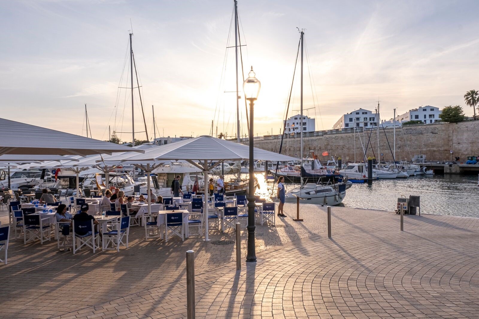 vista del restaurante aquarium en port ciutadella