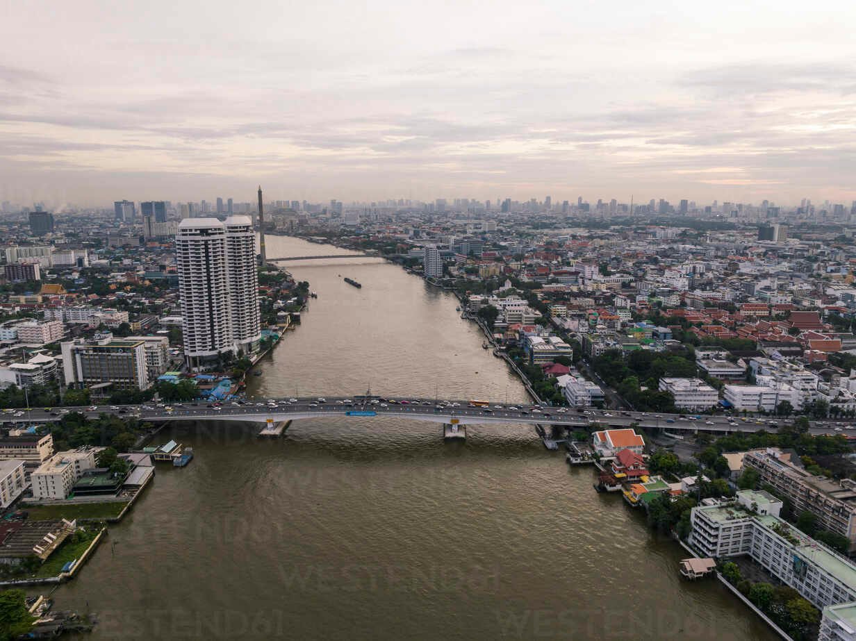 vista del rio en bangkok tailandia