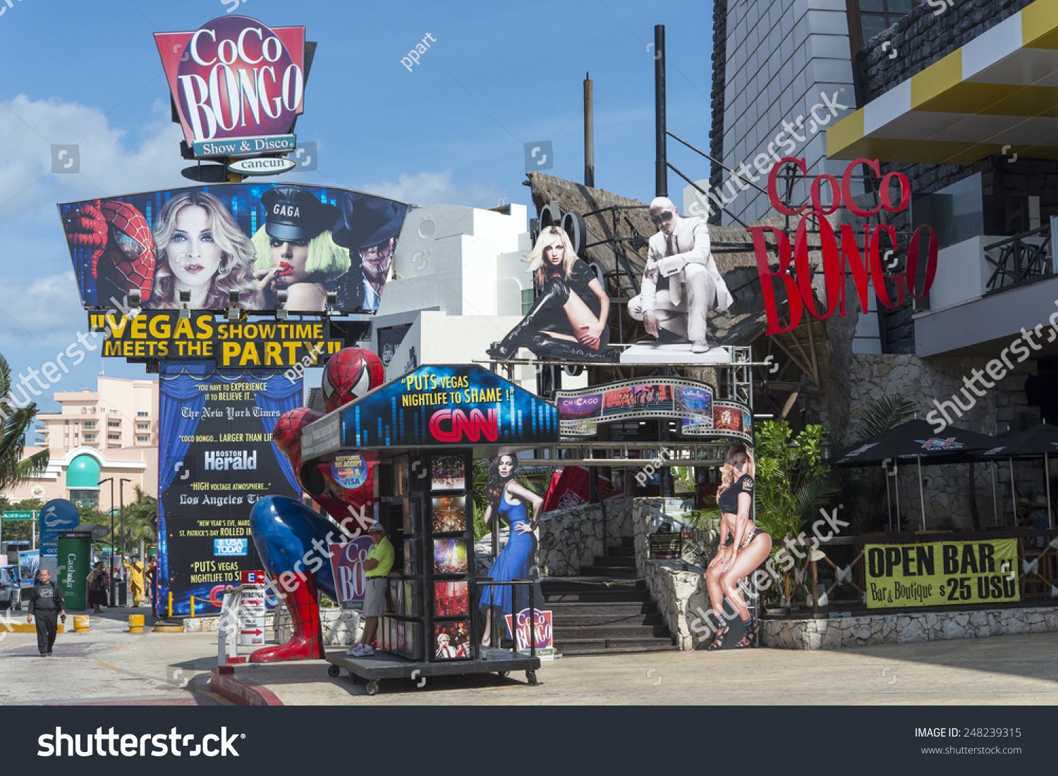 vista exterior de la discoteca coco bongo