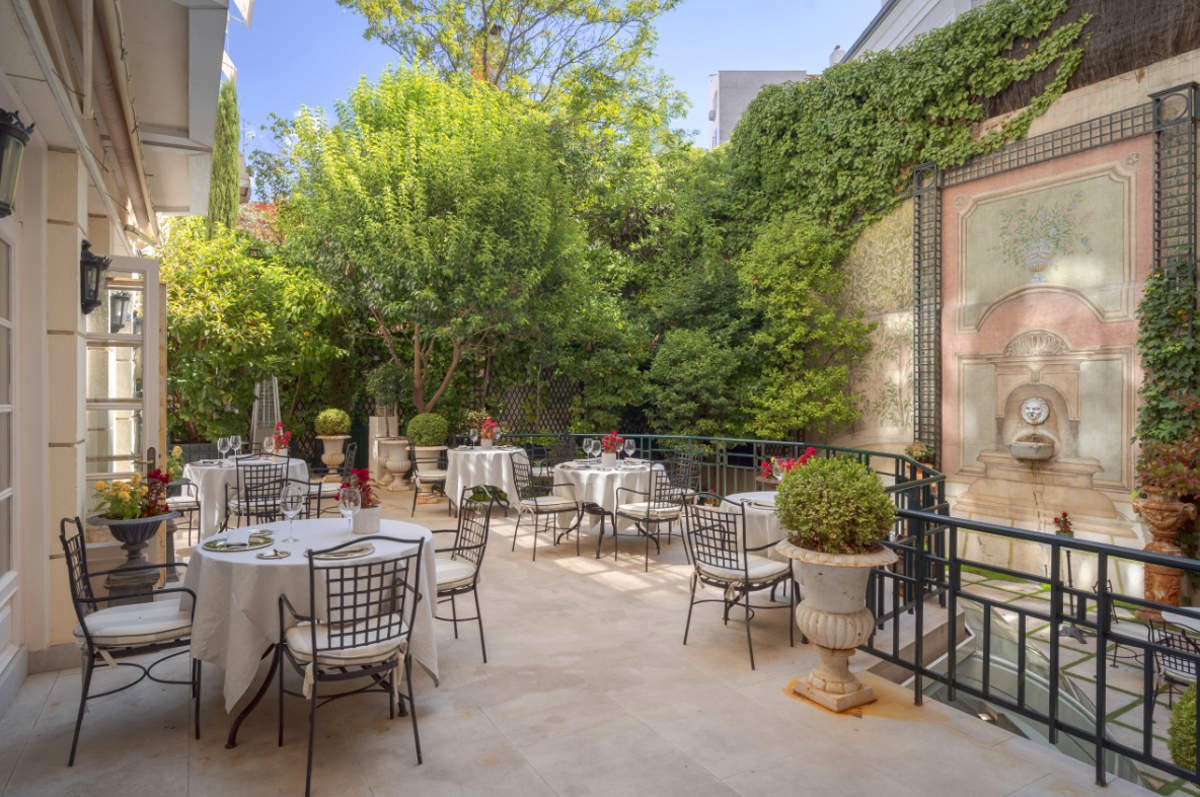 vista exterior del hostal en madrid