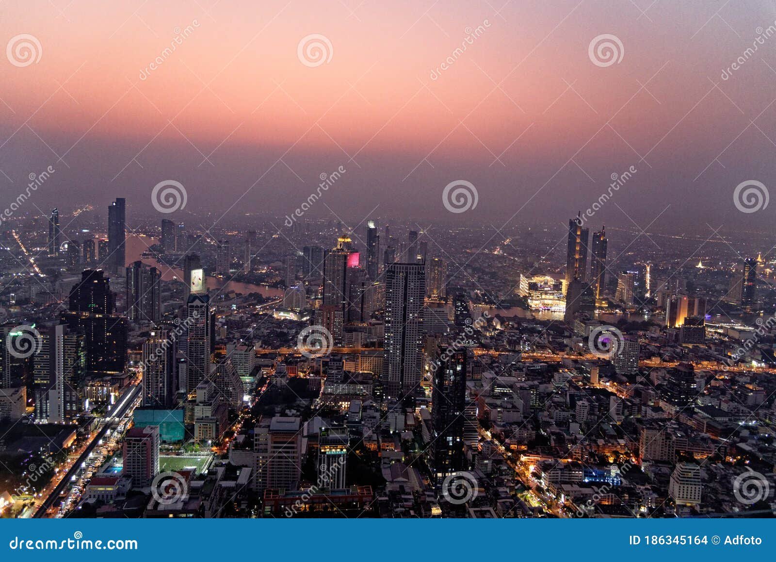 vista panoramica de bangkok de noche