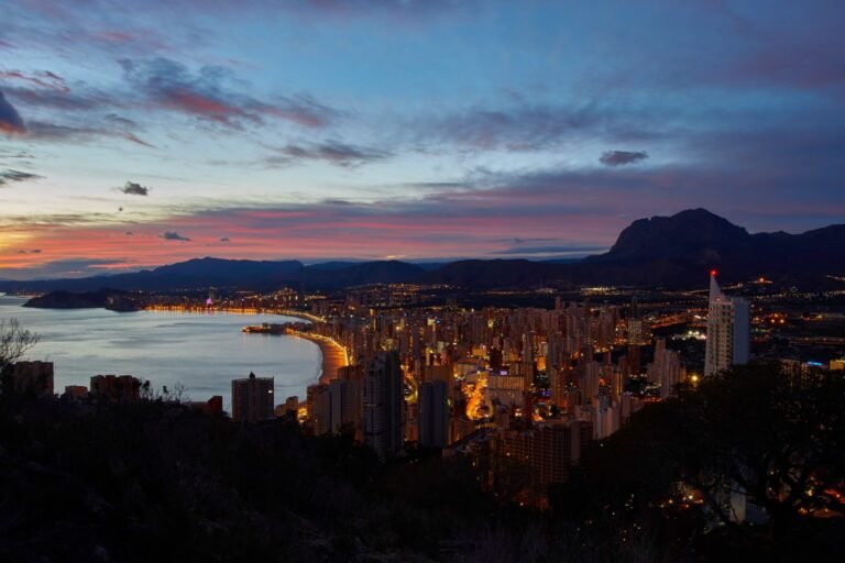 Dónde encontrar casas bajas y bungalows en Benidorm para todo el año