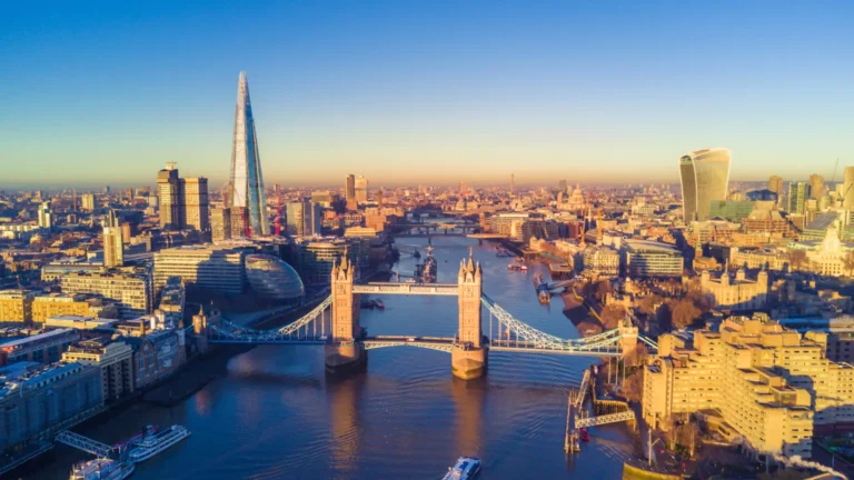 Dónde se encuentra el Premier Inn London City Tower Hill