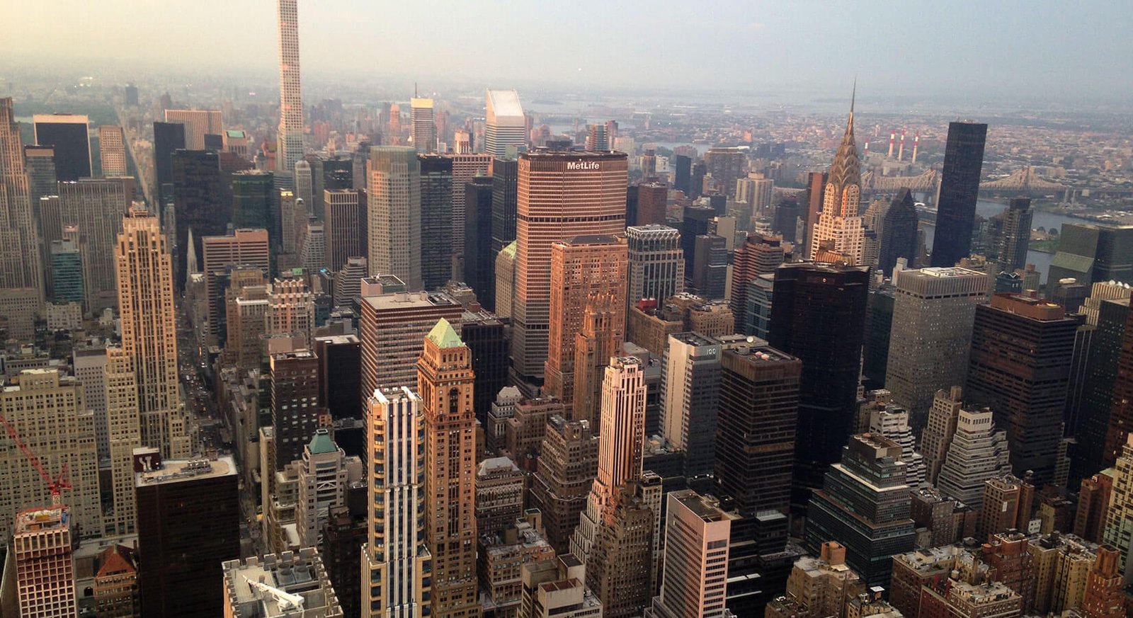 vista panoramica de manhattan con edificios