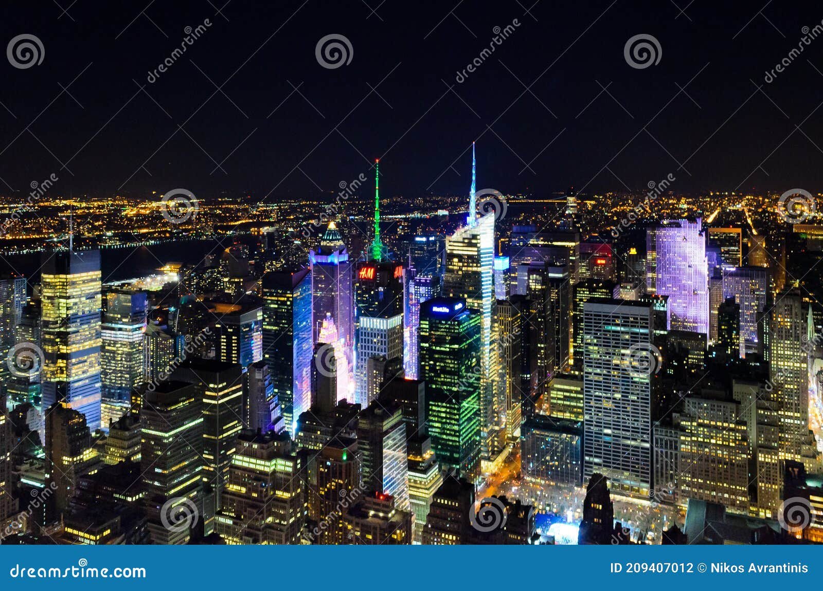 vista panoramica de times square iluminado