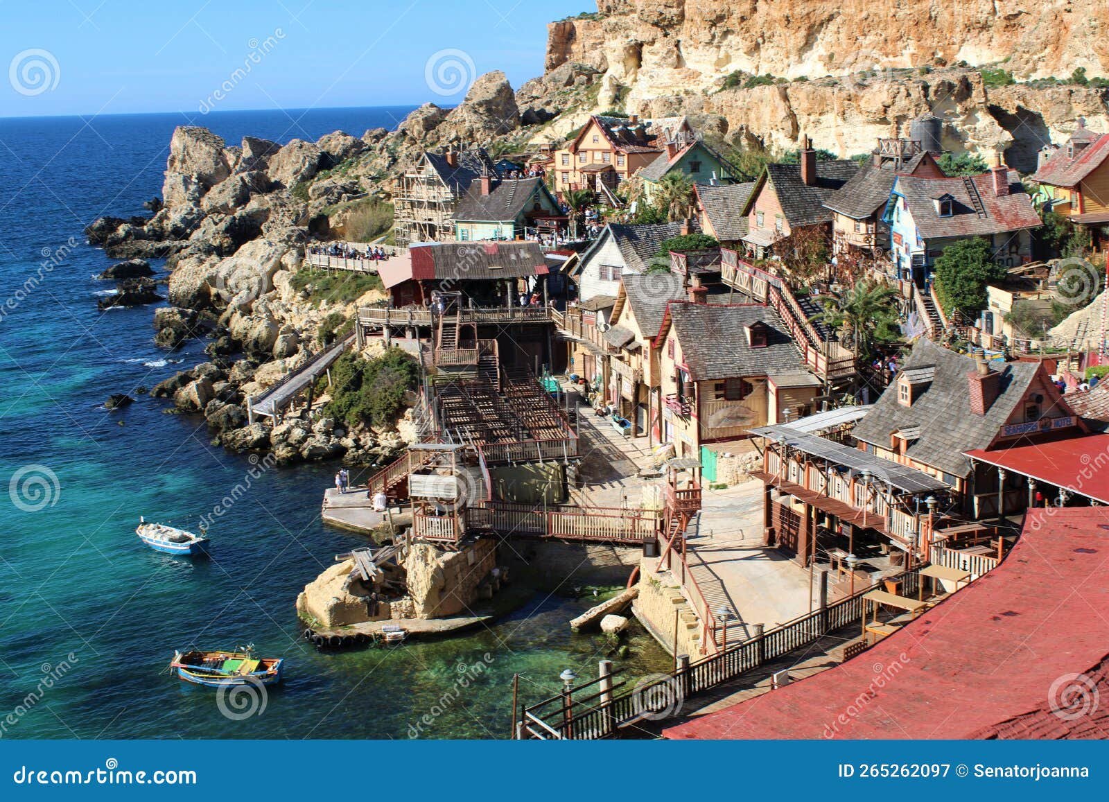 vista panoramica del pueblo de popeye