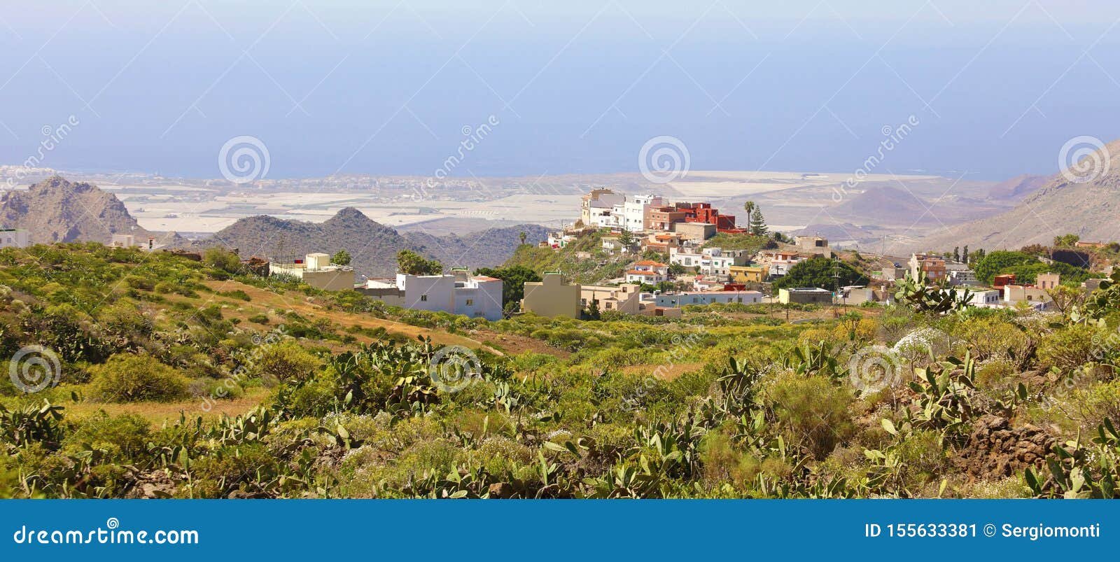 vista panoramica del sol arona en tenerife