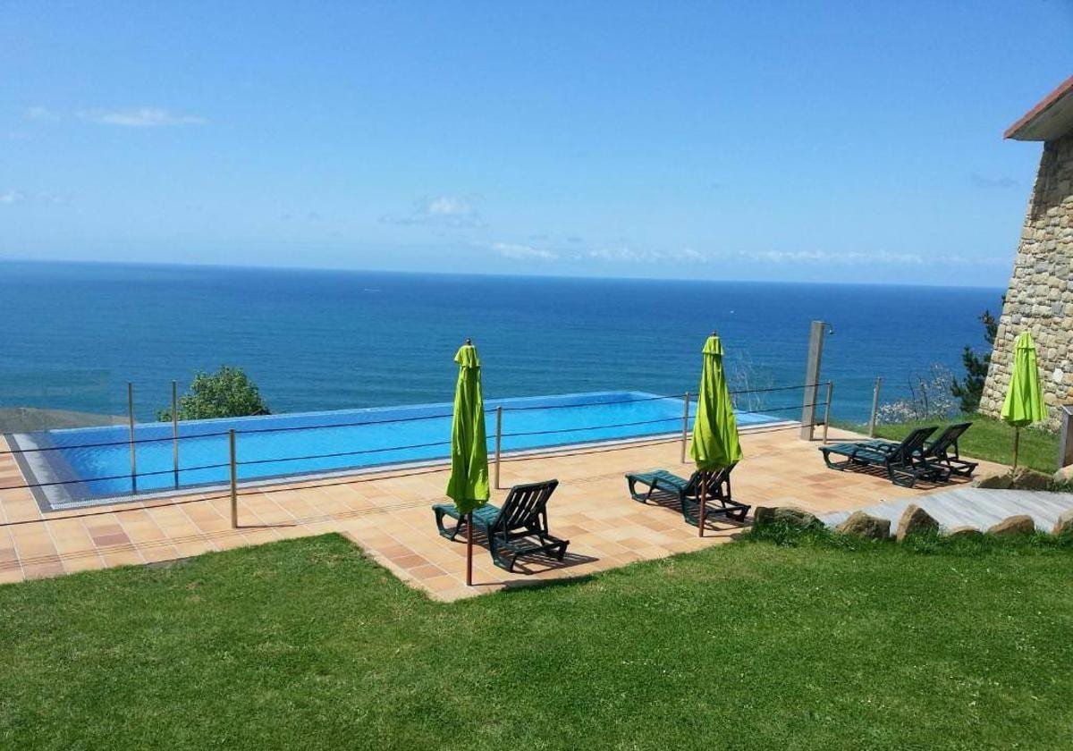 balneario con vistas al mar en euskadi
