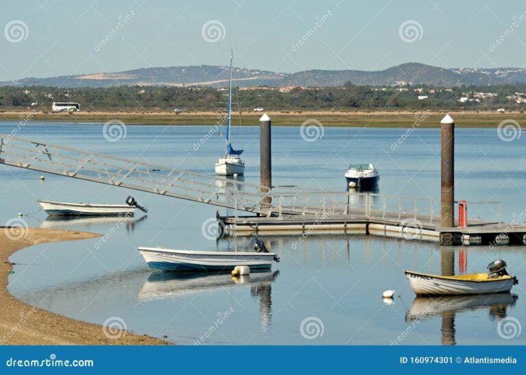 Dónde se encuentra el barco Santoña en el Faro del Caballo
