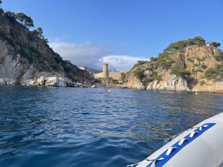 Dónde alquilar un barco sin licencia en la Costa Brava