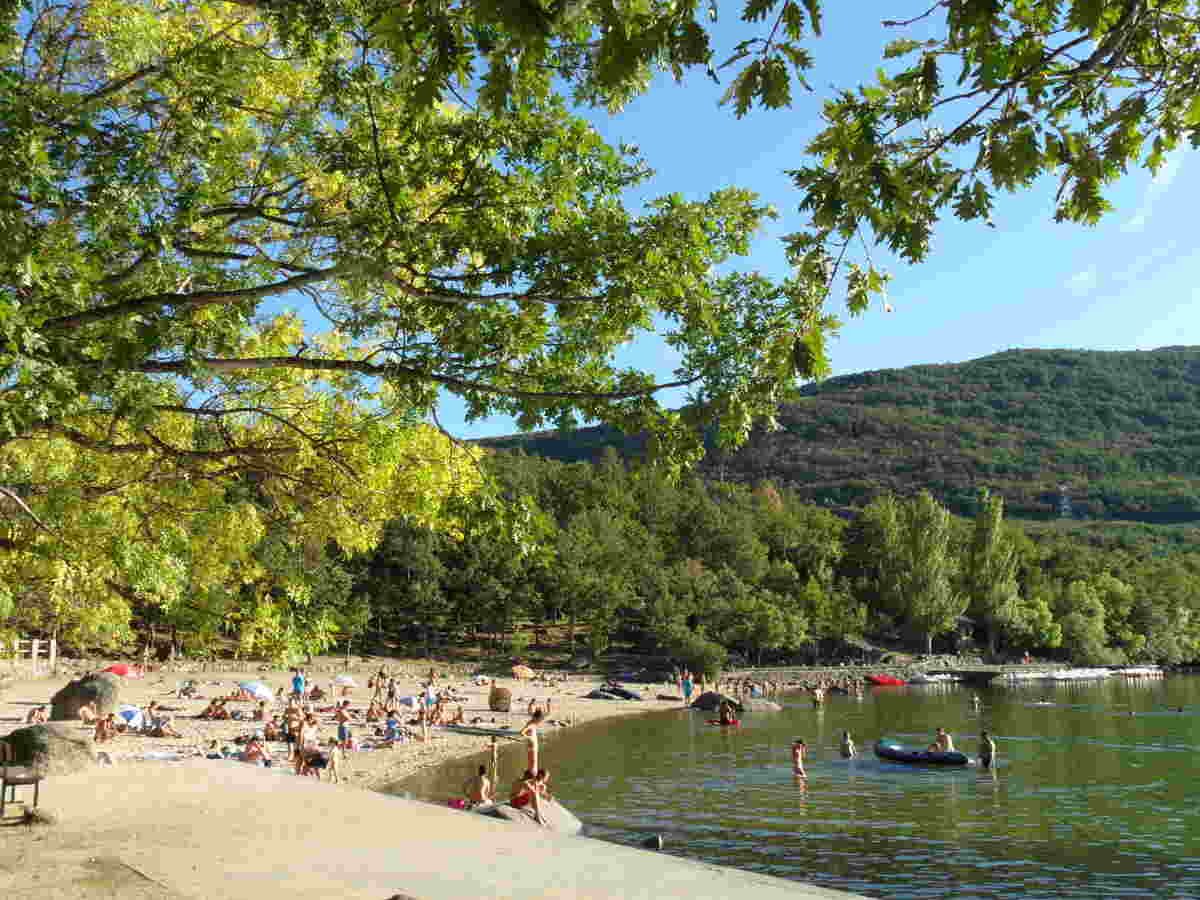 camping junto al lago de sanabria