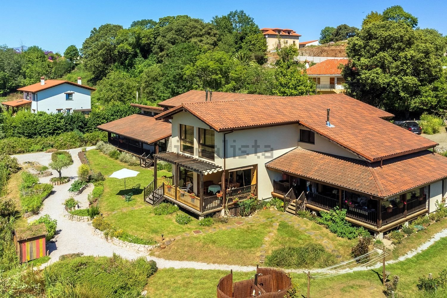 casas rusticas en ribadesella junto al mar