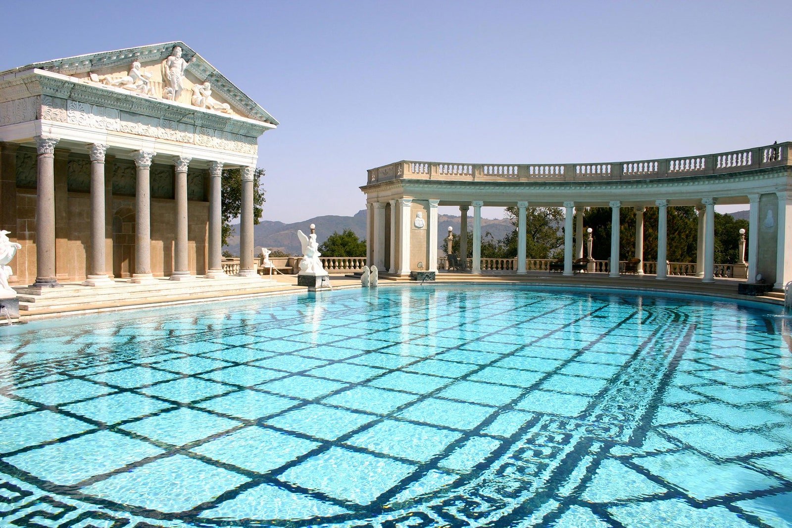 castillo hearst en la costa californiana