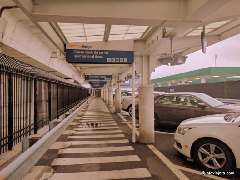 Es posible cruzar la frontera con un coche de alquiler