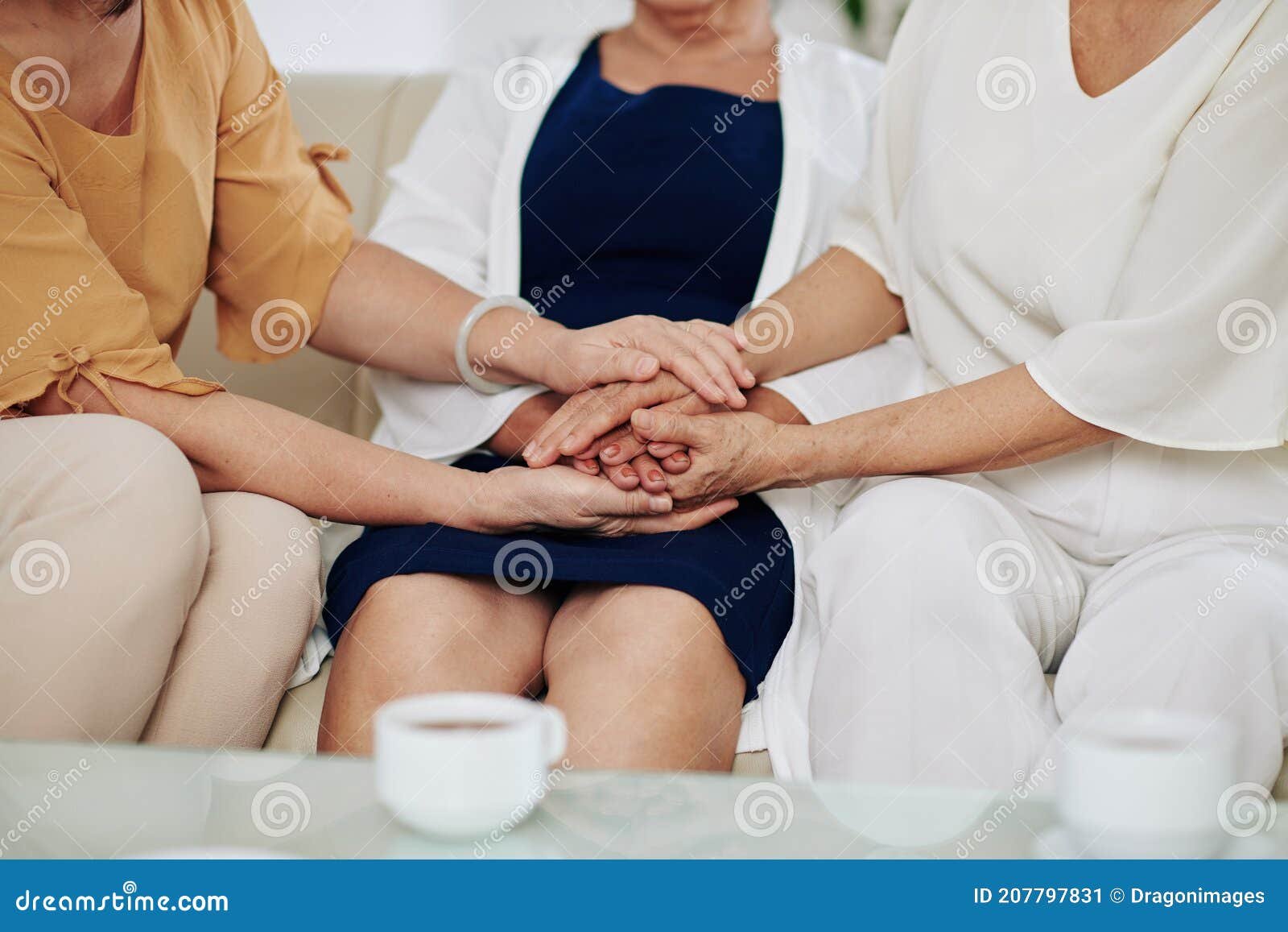 familia apoyandose en momentos dificiles