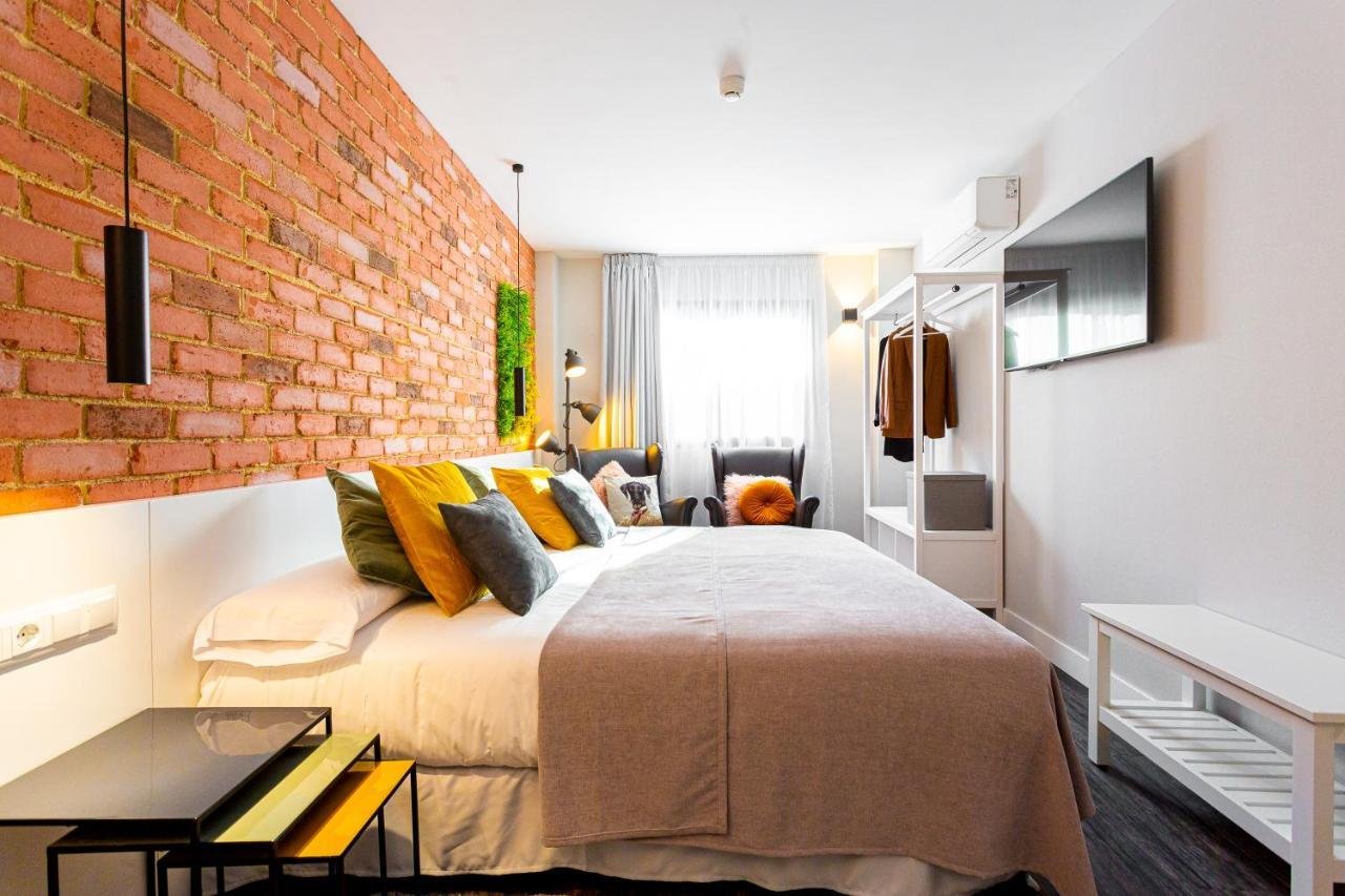 habitacion moderna en aeropuerto barajas