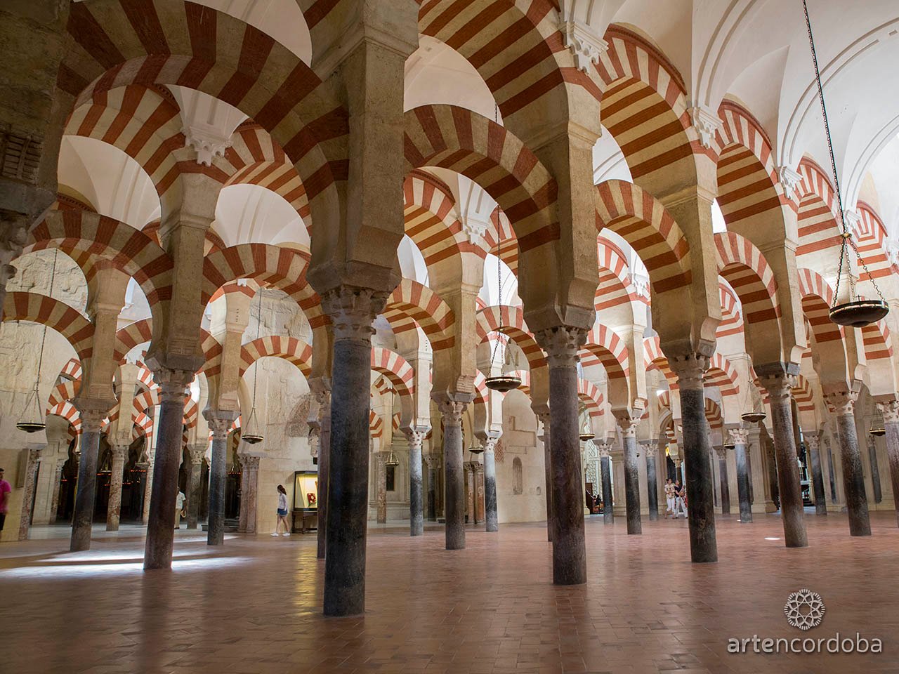 interior de la mezquita de cordoba